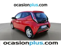 Usado Toyota Aygo X-play 69 CV (50 kW) 2016 Rojo Utilitario