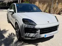 Usado Porsche Cayenne 519 CV (381 kW) 2025 Gris / plata SUV