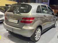 Usado Mercedes B180 109 CV (80 kW) 2007 Marrón Monovolumen