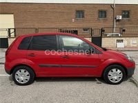 Usado Ford Fiesta Futura 68 CV (50 kW) 2008 Rojo Utilitario