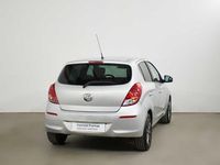 Usado Hyundai i20 GO! 84 CV (61 kW) 2014 Plateado Berlina