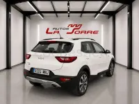 Usado Kia Stonic 79 CV (58 kW) 2024 Blanco SUV