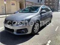 Usado Peugeot 308 SW Business-Line 130 CV (95 kW) 2019 Gris / plata Familiar