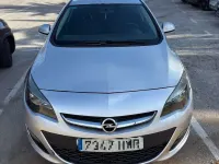 Usado Opel Astra Selective 110 CV (80 kW) 2014 Gris Utilitario