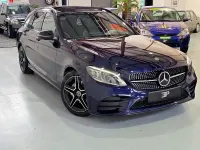 Usado Mercedes C200 160 CV (117 kW) 2019 Azul Familiar