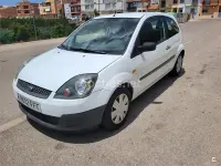 Usado Ford Fiesta Ambiente 68 CV (50 kW) 2006 Blanco Utilitario