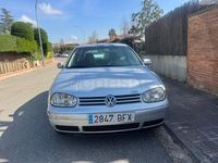 Usado VW Golf IV Highline 115 CV (84 kW) 2001 Gris / plata Berlina