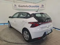 Usado Hyundai i20 100 CV (73 kW) 2021 Blanco Utilitario
