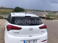 Usado Hyundai i20 84 CV (61 kW) 2018 Blanco Berlina