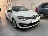 Usado Renault Mégane GrandTour LIMITED 95 CV (69 kW) 2014 Blanco Familiar