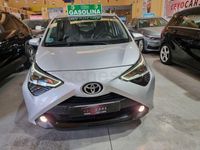 Usado Toyota Aygo X-play 72 CV (52 kW) 2020 Gris / plata Utilitario