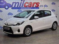 Usado Toyota Yaris Hybrid Advance 100 CV (73 kW) 2013 Blanco Berlina