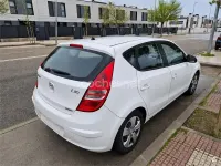 Usado Hyundai i30 Classic 90 CV (66 kW) 2010 Blanco Berlina