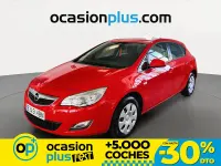 Usado Opel Astra Essentia 101 CV (74 kW) 2011 Rojo Utilitario