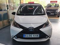 Usado Toyota Aygo X-play 69 CV (50 kW) 2018 Blanco Utilitario