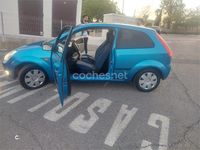 Usado Ford Fiesta Trend 80 CV (58 kW) 2005 Azul Utilitario