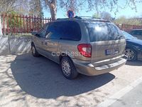 Usado Chrysler Voyager 140 CV (102 kW) 2005 Beige Monovolumen