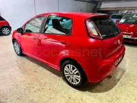 Usado Fiat Punto Easy 69 CV (50 kW) 2014 Rojo Utilitario