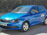 Usado Skoda Fabia Active 95 CV (69 kW) 2018 Azul Berlina