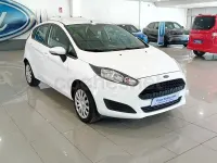 Usado Ford Fiesta Trend 75 CV (55 kW) 2017 Blanco Utilitario