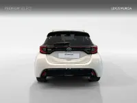 Usado Toyota Yaris Hybrid Style 68 CV (50 kW) 2022 Blanco SUV
