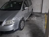 Usado VW Touran Advance 100 CV (73 kW) 2004 Gris / plata Monovolumen