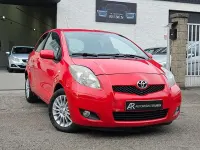 Usado Toyota Yaris Active 90 CV (66 kW) 2009 Rojo Utilitario