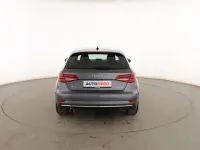 Usado Audi A3 Sportback Design 116 CV (85 kW) 2019 Gris Utilitario