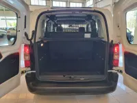 Usado Peugeot Rifter Active 100 CV (73 kW) 2021 Blanco Monovolumen