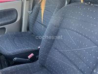 Usado Renault Clio II 60 CV (44 kW) 2003 Gris / plata Berlina