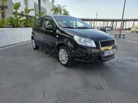 Usado Chevrolet Aveo LS 101 CV (74 kW) 2010 Negro Berlina