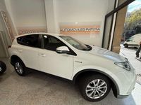 Usado Toyota RAV4 Hybrid Advance 199 CV (146 kW) 2019 Blanco SUV