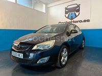 Usado Opel Astra Excellence 140 CV (102 kW) 2012 Negro Berlina