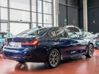 Begagnad BMW 318 Sport Line 150 HK (110 kW) 2020 Blå Sedan