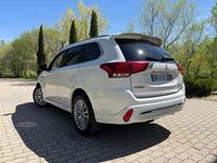 Usado Mitsubishi Outlander P-HEV Motion 224 CV (164 kW) 2020 Blanco SUV