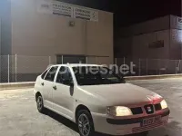 Usado Seat Cordoba Stella 90 CV (66 kW) 2001 Blanco Familiar