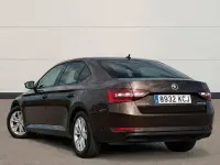 Usado Skoda Superb Ambition 150 CV (110 kW) 2017 Marrón Berlina