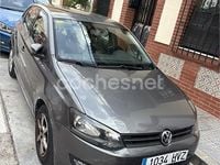 Usado VW Polo Advance 70 CV (51 kW) 2014 Gris / plata Berlina
