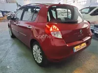 Begagnad Renault Clio II Authentique 86 HK (63 kW) 2009 Röd Sedan