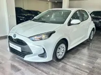 Usado Toyota Yaris Plus 116 CV (85 kW) 2022 Blanco Utilitario