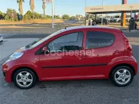 Usado Peugeot 107 68 CV (50 kW) 2010 Rojo Utilitario