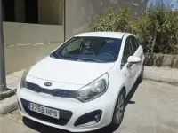 Usado Kia Rio 85 CV (62 kW) 2013 Blanco Berlina