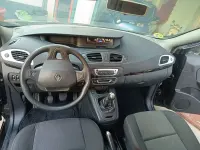 Usado Renault Scénic III Dynamique 110 CV (80 kW) 2013 Negro Monovolumen