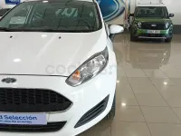 Usado Ford Fiesta Trend 75 CV (55 kW) 2017 Blanco Utilitario
