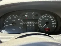 Usado Renault Mégane Authentique 80 CV (58 kW) 2001 Granate Berlina