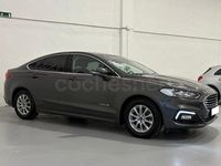 Usado Ford Mondeo Trend 187 CV (137 kW) 2019 Gris / plata Berlina