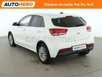 Usado Kia Rio 100 CV (73 kW) 2022 Blanco Berlina