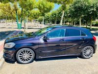 Usado Mercedes A200 AMG line 156 CV (114 kW) 2014 Violeta / lila Berlina