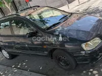 Usado Mitsubishi Space Runner 122 CV (89 kW) 1998 Verde Monovolumen
