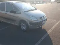 Usado Citroën Xsara Picasso 90 CV (66 kW) 2004 Beige Monovolumen